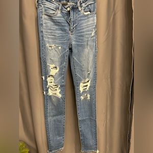 High waisted American eagle ripped jeans